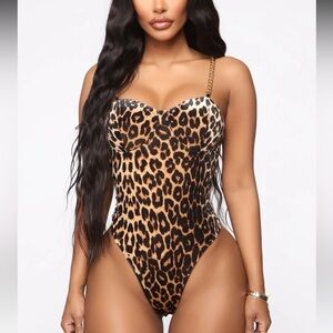 Like new Fashion Nova leopard print bodysuit size M